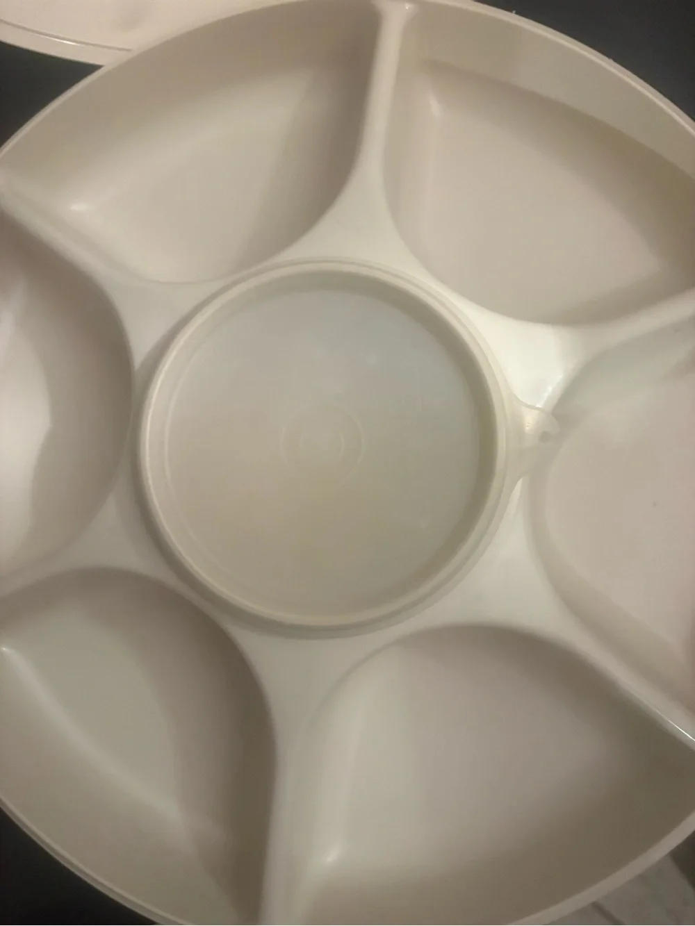 Vintage Tupperware serving center